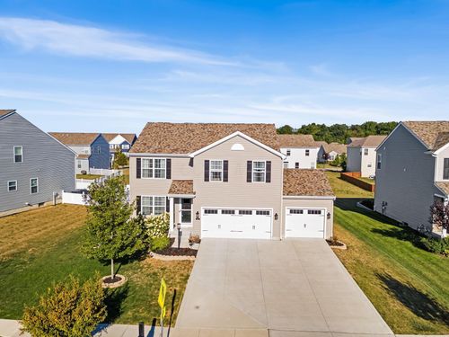 585 Weaver Ridge Dr, Marysville, OH, 43040-7613 | Card Image