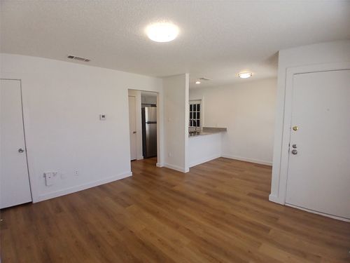apt-f-10111 Golden Meadow Dr, Austin, TX, 78758-4953 | Card Image
