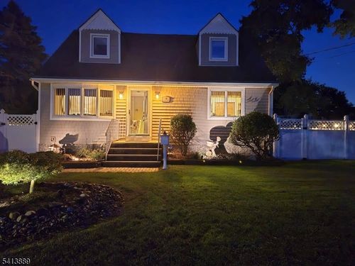 51 Romain Ave, Pompton Lakes, NJ, 07442-1201 | Card Image