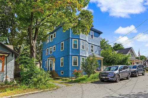 7 Williams St, Pawtucket, RI, 02860-6034 | Card Image
