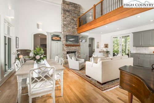 509 Twin Rivers Dr, Boone, NC, 28607-6632 | Card Image