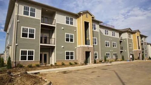 6015 Bristol Bluffs Cir, LOUISVILLE, KY, 40299-5560 | Card Image