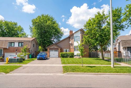 7027 Estoril Rd, Mississauga, ON, L5N1N3 | Card Image