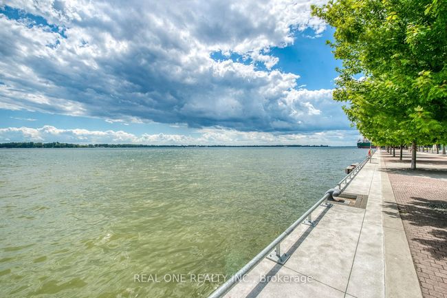 818 - 1 Edgewater Dr, Condo with 2 bedrooms, 3 bathrooms and null parking in Toronto ON | Image 44