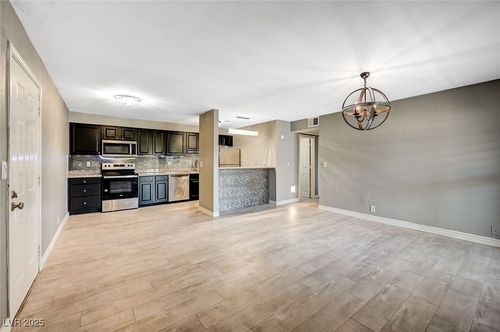 136-5101 River Glen Dr, Las Vegas, NV, 89103-8742 | Card Image