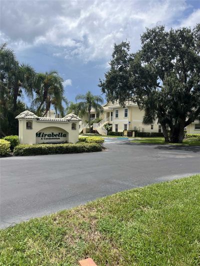 201 - 200 Mirabella Circle, Condo with 2 bedrooms, 2 bathrooms and null parking in VENICE FL | Image 1