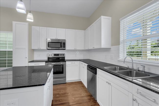 435 N Woods St, Townhouse with 2 bedrooms, 2 bathrooms and null parking in Sherman TX | Image 8