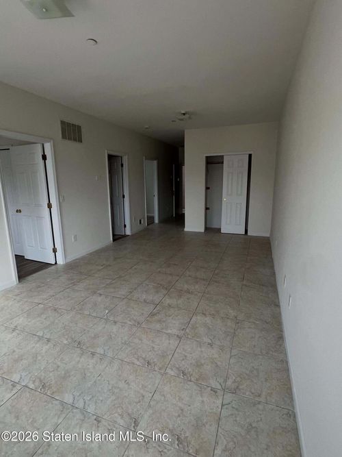 2e-6264 Amboy Rd, Staten Island, NY, 10309-3157 | Card Image
