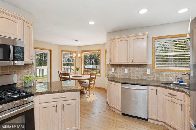 14_28942DawsonAve_92003_KitchenDining_Large.jpg | Image 8