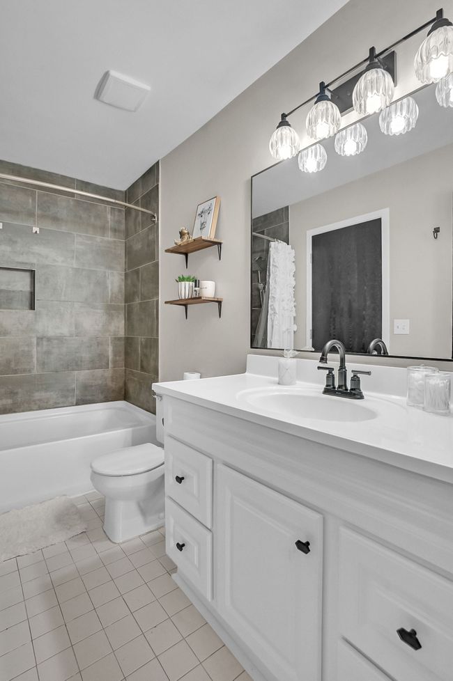 525 Winwood Cir, Condo with 2 bedrooms, 2 bathrooms and null parking in Walled Lake MI | Image 29