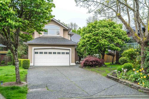 9266 207 St, Langley, BC, V1M2W5 | Card Image