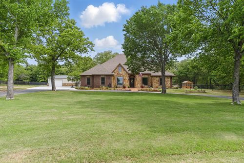 117 Brook Hollow Ln, Weatherford, TX, 76088-7631 | Card Image