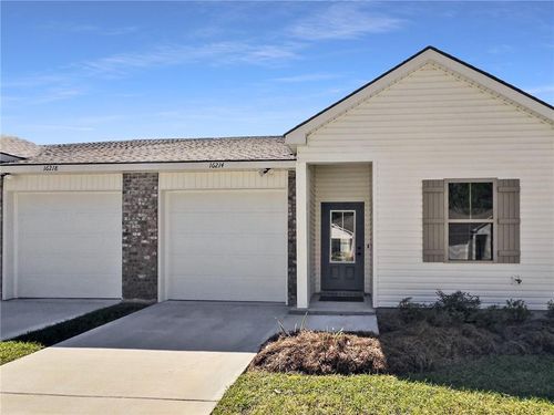 16210 Thorncrown Ln, Baton Rouge, LA, 70816-3257 | Card Image