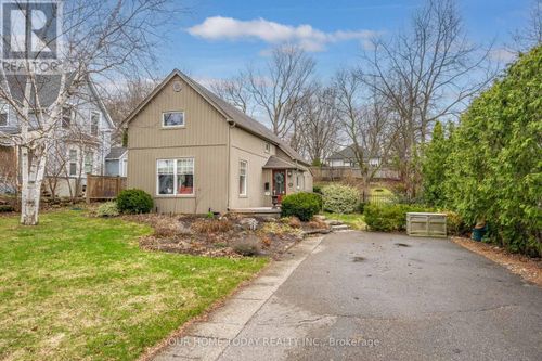 36 Queen Street, Halton Hills (Georgetown), ON, L7G2E6 | Card Image