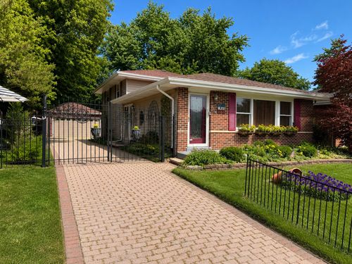 2176 N Westmoreland Dr, Palatine, IL, 60074-1221 | Card Image