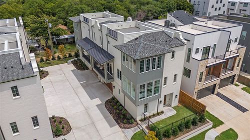 1031 Mobile St, Dallas, TX, 75208-1736 | Card Image