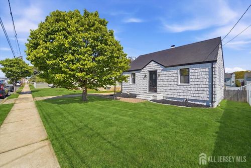 48 Delaware Ave, Carteret, NJ, 07008-1557 | Card Image