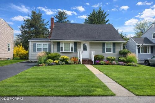 68 Davis Ln, Red Bank, NJ, 07701-5563 | Card Image