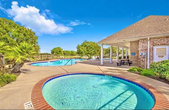 22 Crestview Trl, House other with 4 bedrooms, 3 bathrooms and 3 parking in Houston TX | Image 40