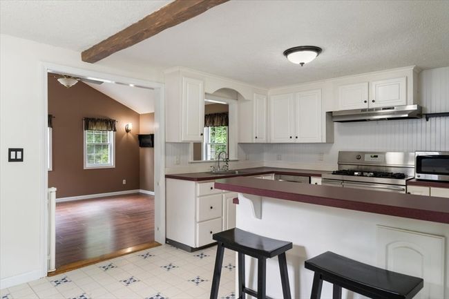 6 Karen Ave, House other with 3 bedrooms, 2 bathrooms and 3 parking in Medway MA | Image 9
