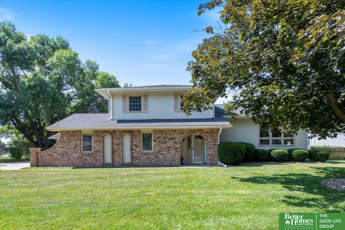 Shamrock Cir, Elkhorn, NE 68022