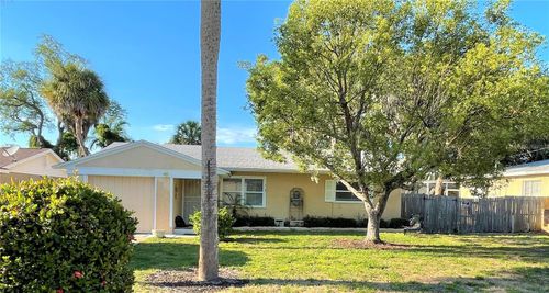 9 Jeff Rd, Largo, FL, 33774-2038 | Card Image