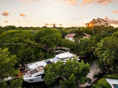 255 Cocoplum Rd, Coral Gables, FL, 33143-6406 | Card Image