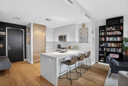 19b-188 Brookline Ave, Boston, MA, 02215-3962 | Card Image