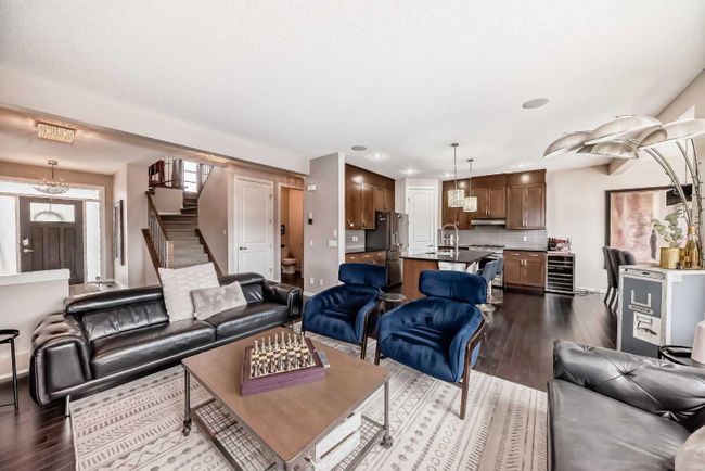 3 Aspen Summit View Sw, Home with 3 bedrooms, 2 bathrooms and 4 parking in Calgary AB | Image 8
