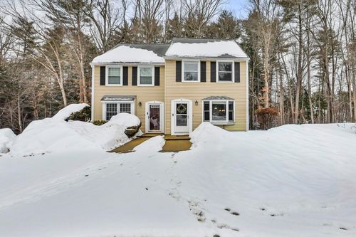 8 Franconia Dr, Merrimack, NH, 03054-6212 | Card Image