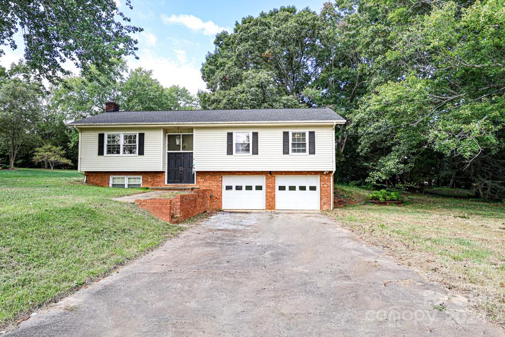 Hillsboro Rd, Taylorsville, NC 28681