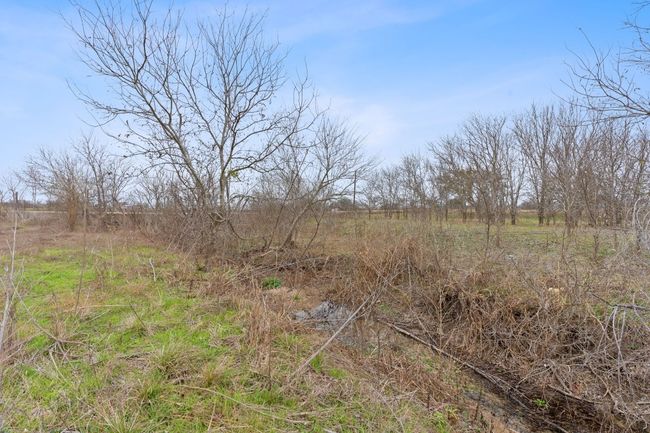 20601 Cameron Rd, House other with 3 bedrooms, 2 bathrooms and 4 parking in Coupland TX | Image 33