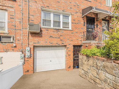 3039 Ely Ave, Bronx, NY, 10469-3226 | Card Image