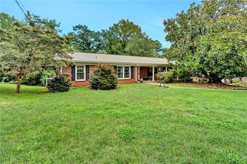 122 Melbourne Ln, Greenville, SC, 29615-2049 | Card Image