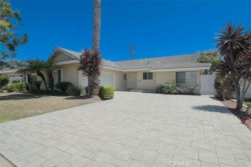 6112 Shields Dr, Huntington Beach, CA, 92647-4246 | Card Image
