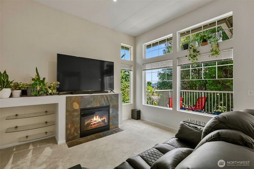 b-21250 40th Way S, SeaTac, WA, 98198-4245 | Card Image