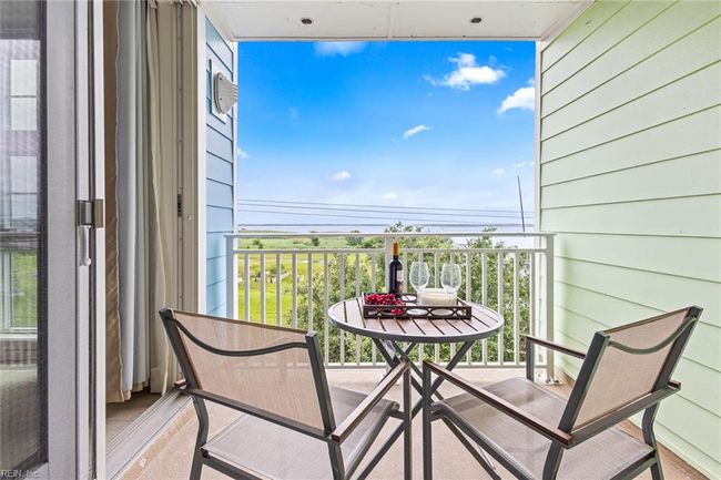APT-235B - 3738 Sandpiper Rd, House attached with 2 bedrooms, 2 bathrooms and null parking in Virginia Beach VA | Image 38