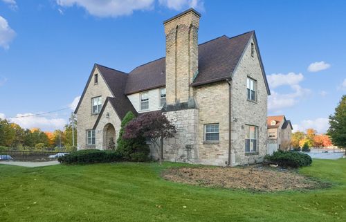 3611 Henry St, Norton Shores, MI, 49441-4705 | Card Image