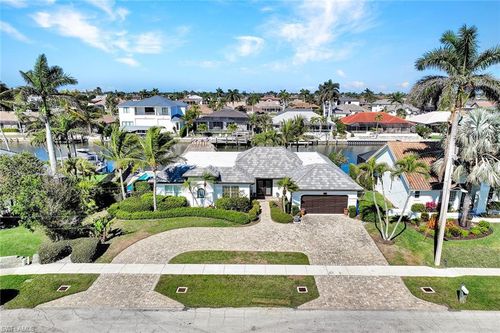 110 Channel Ct, MARCO ISLAND, FL, 34145 | Card Image