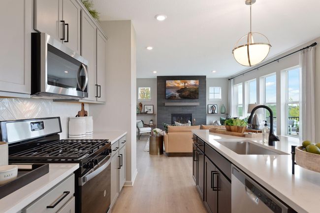 Kitchen-model home | Image 11