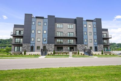 102 - 739 Manhattan Boulevard, Condo with 2 bedrooms, 2 bathrooms and 2 parking in Dayton KY | Image 2