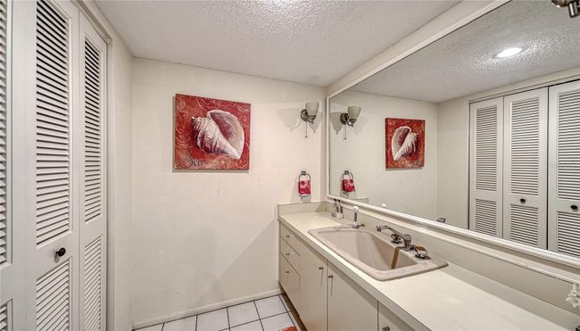 APT-204 - 6266 Midnight Pass Rd, Condo with 2 bedrooms, 2 bathrooms and null parking in SARASOTA FL | Image 15