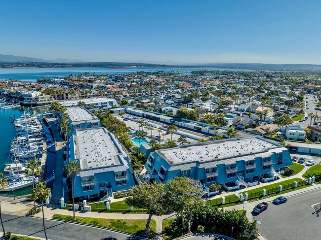 34 Montego Ct, Condo with 2 bedrooms, 3 bathrooms and 2 parking in Coronado CA | Image 31