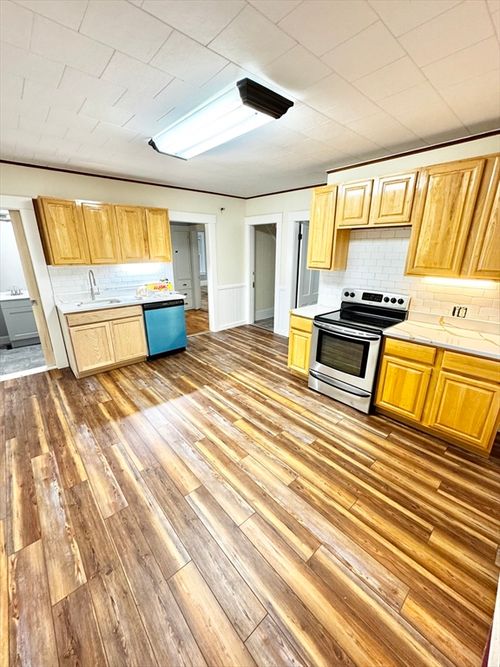 2-10 Spruce St, Clinton, MA, 01510-2719 | Card Image