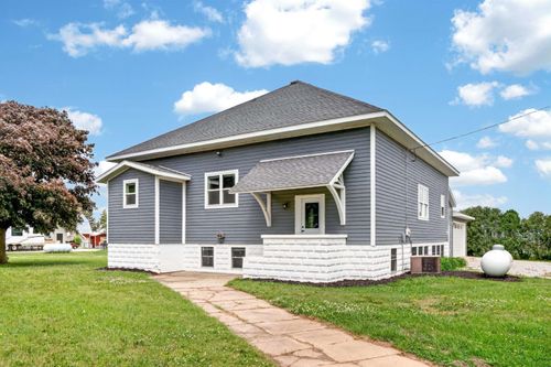 109 Sawyer St, Stout, IA, 50673-7731 | Card Image