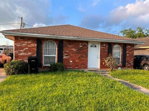 313 15 E Magnolia Drive, Chalmette, LA, 70043 | Card Image