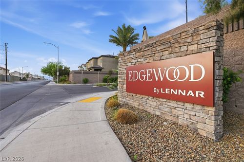 2740 Aldine Ct, Las Vegas, NV, 89142-1832 | Card Image