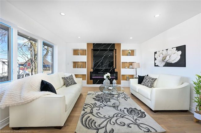 812 10 Th Ave, House other with 5 bedrooms, 2 bathrooms and 5 parking in Hamilton ON | Image 11