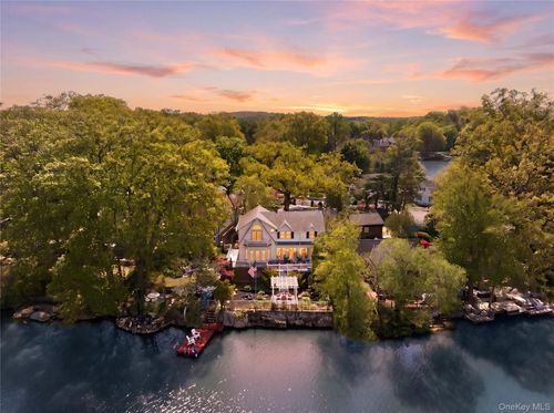 20 Point Dr S, Lake Peekskill, NY, 10537-1227 | Card Image