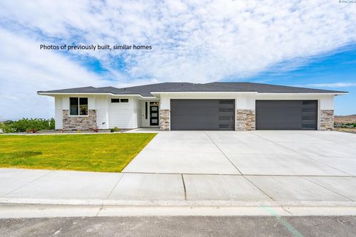 6717 Lazy B Dr, Pasco, WA, 99301 | Card Image